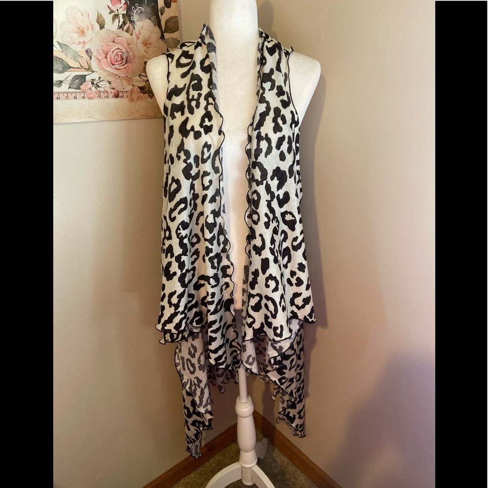 🚫sold🚫RTS leopard vest